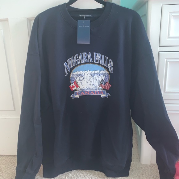 erica niagara falls sweatshirt